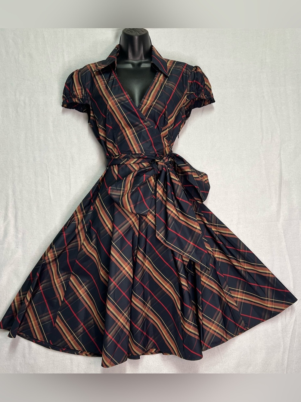 Moda International Plaid Wrap Dress Size 6 Dark Academia Vintage Style collared